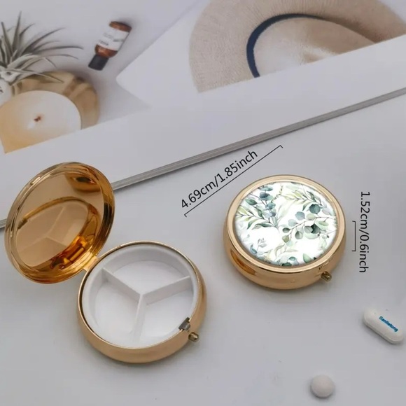 🐰 Eucalyptus Leaves Multi-Use Pill Box Mirror Container - Picture 2 of 11